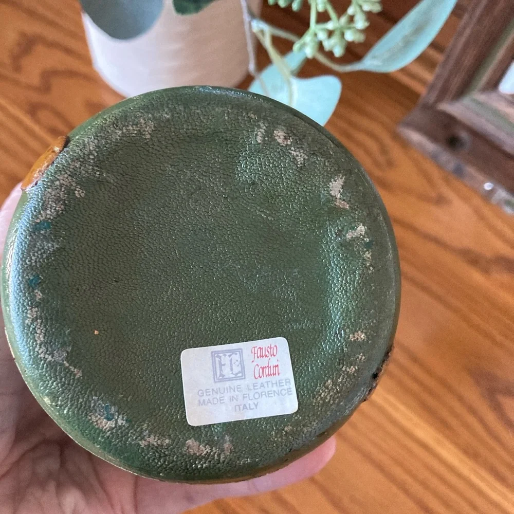 Vintage Genuine Leather Green Decorative Bottle with Artwork - Picture 6 of 8